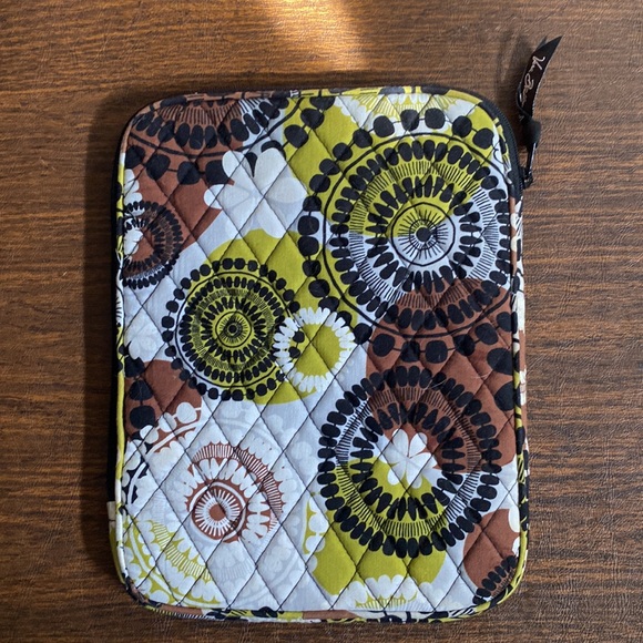 Vera Bradley iPad Case, 8x10” - Picture 2 of 6